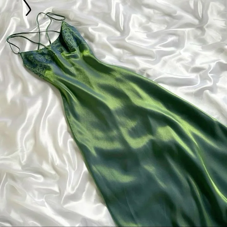 Unmissable Offer A-line dressGreen Spaghetti Straps Sheath Satin Vintage Long Party Dress, DP4427 Unmissable Offer A-line dressGreen Spaghetti Straps Sheath Satin Vintage Long Party Dress, DP4427